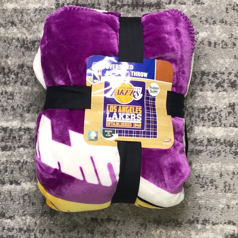 LA Lakers oversized Throw NWOT